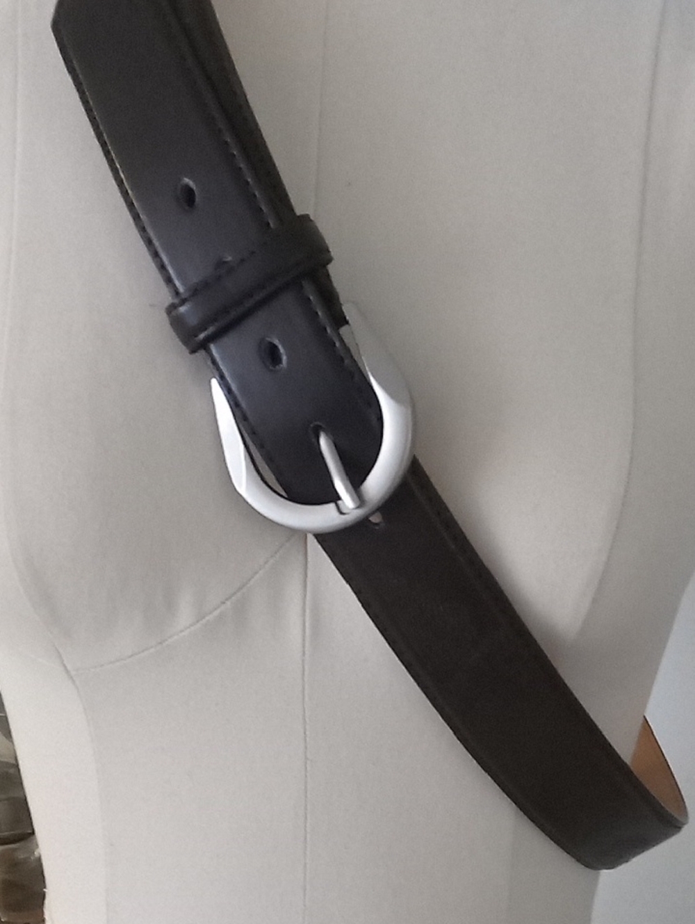 Men's Black Leather Belt w Silver Buckle 42/44. USA / Eagle Stamped Into Leather